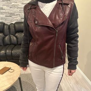 like new, excellent condition size L